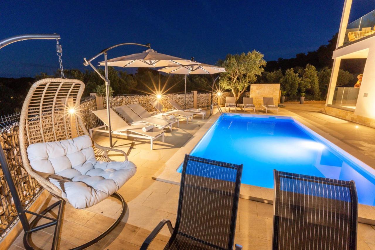 Luxury Apartments Mauro With Heated Pool Božava エクステリア 写真